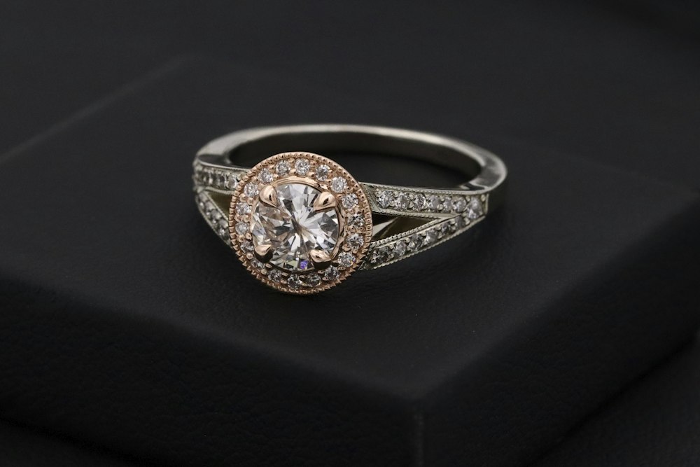 Cincin Aurora 18K — foto ilustrasi